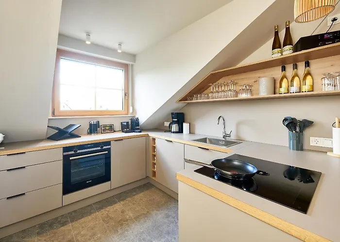 아파트 Wehlener Klosterberg 베른카슈텔쿠에스